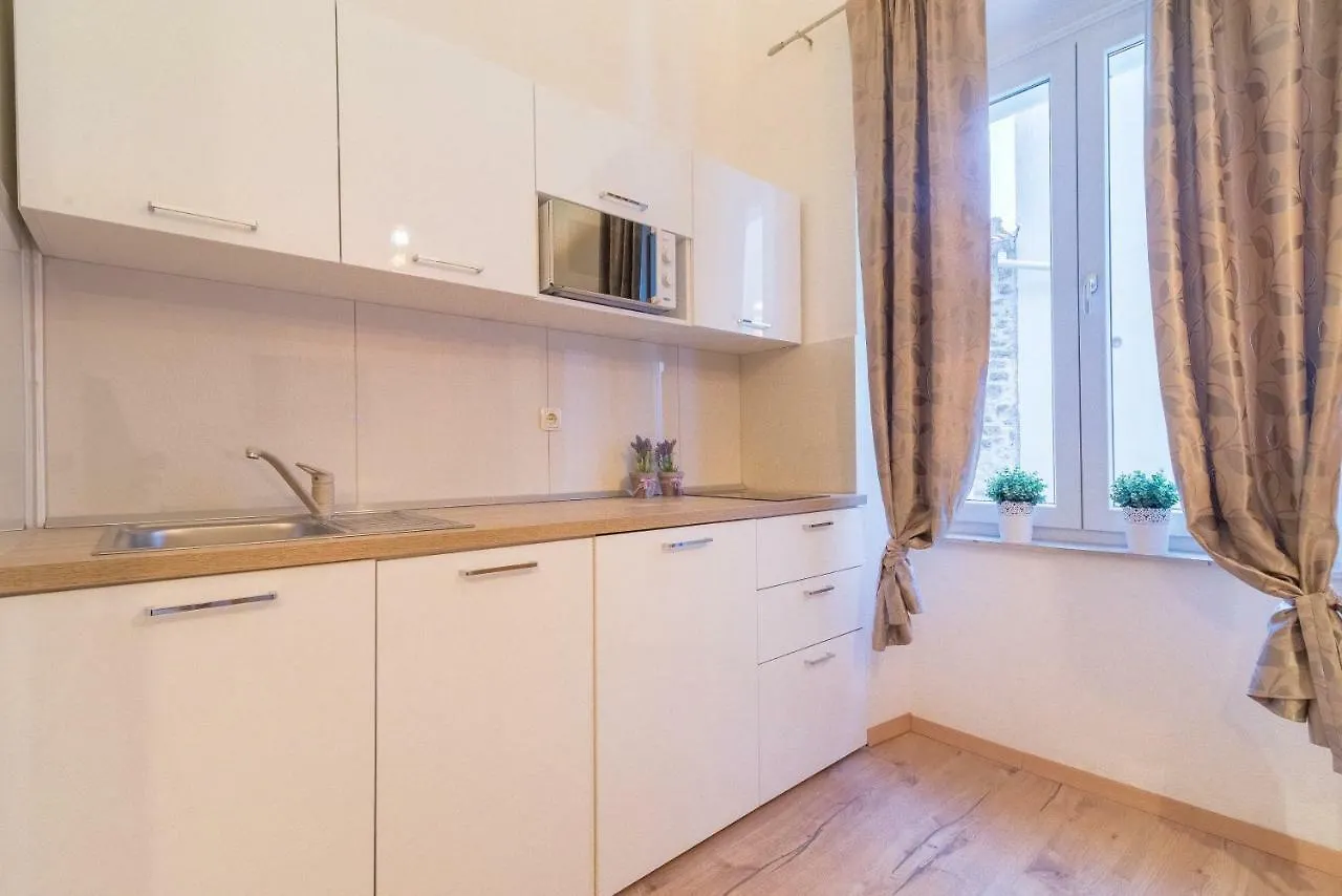 Studios & Apartments Porto Задар