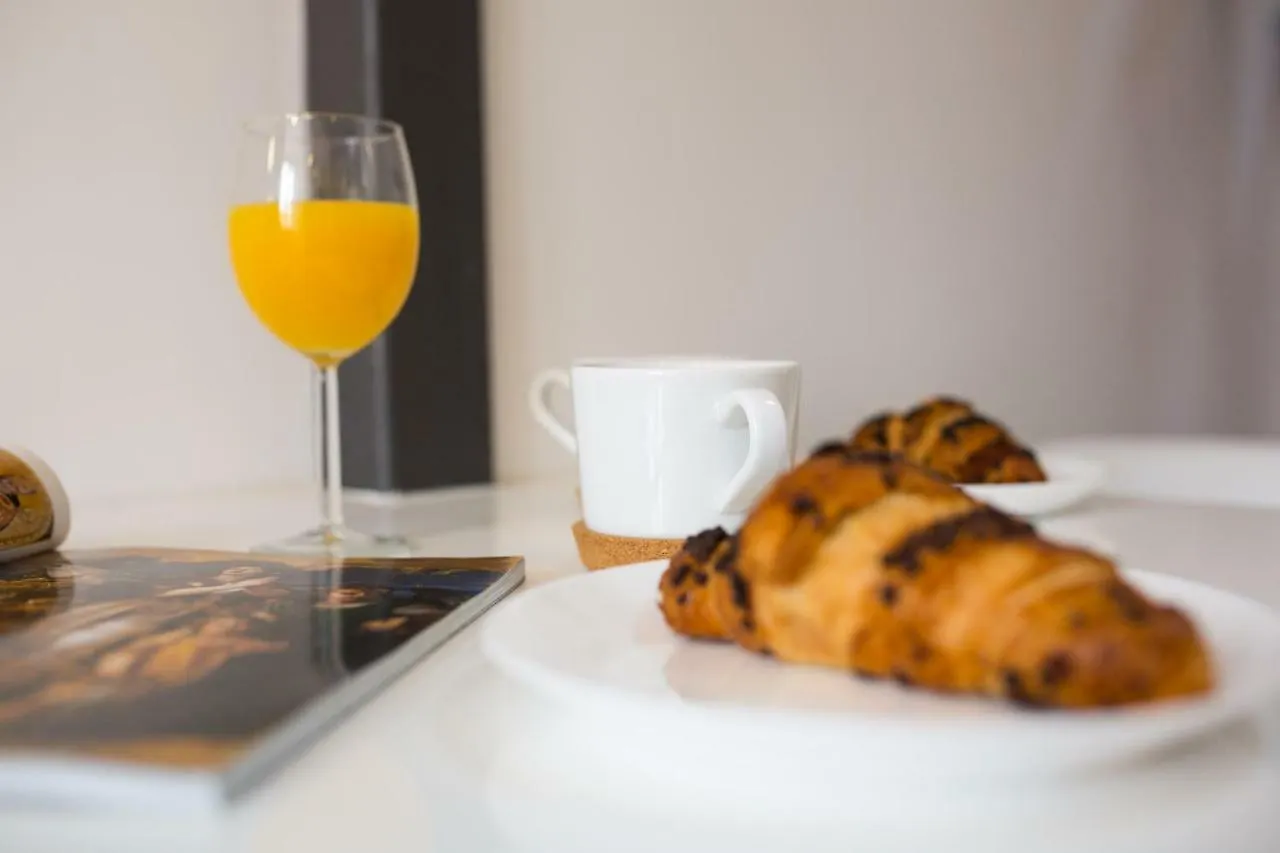 Studios & Apartments Porto Задар