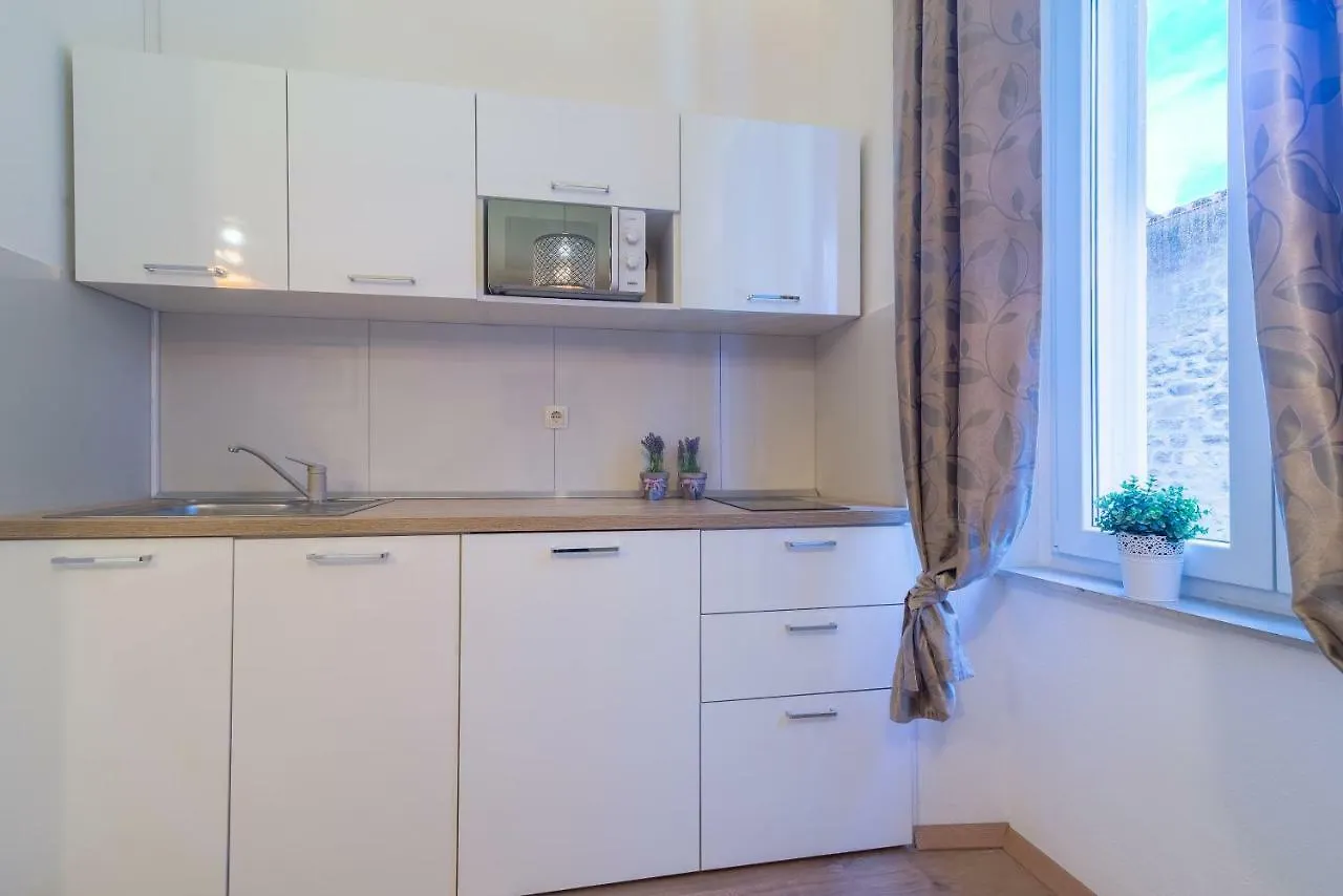 Studios & Apartments Porto Задар