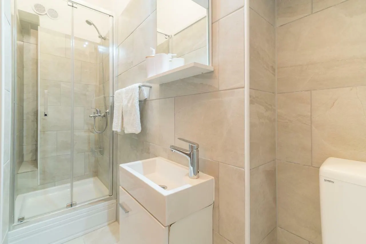 Studios & Apartments Porto Задар