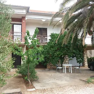Zlatko Apartamento